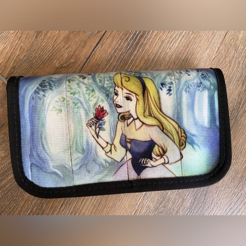 Harvey’s for Disney Couture good vs evil seatbelt bags wallet-Sleeping Beauty